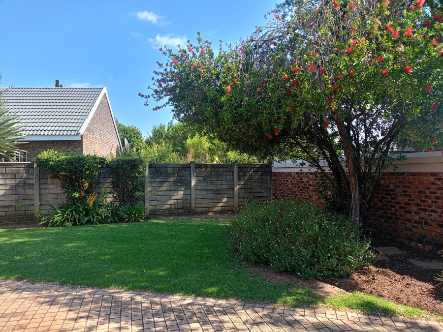3 Bedroom Property for Sale in Falcon Ridge Gauteng