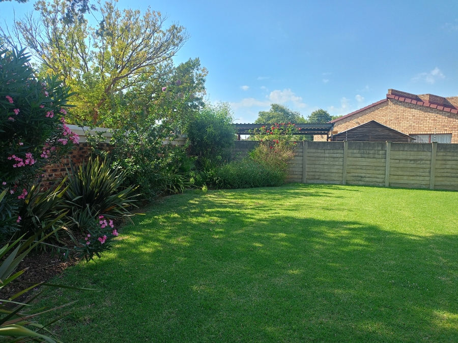 3 Bedroom Property for Sale in Falcon Ridge Gauteng