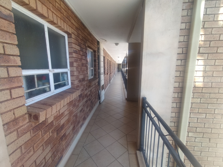 1 Bedroom Property for Sale in Karenpark Gauteng