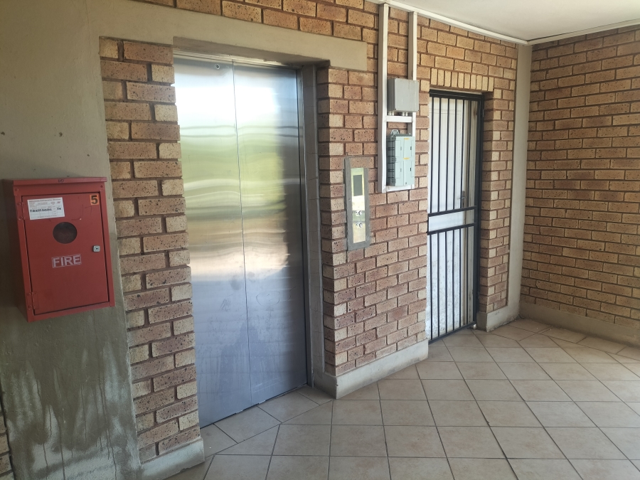 1 Bedroom Property for Sale in Karenpark Gauteng