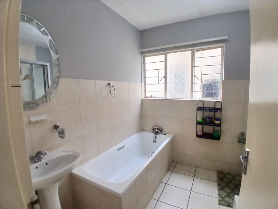 2 Bedroom Property for Sale in Parkrand Gauteng