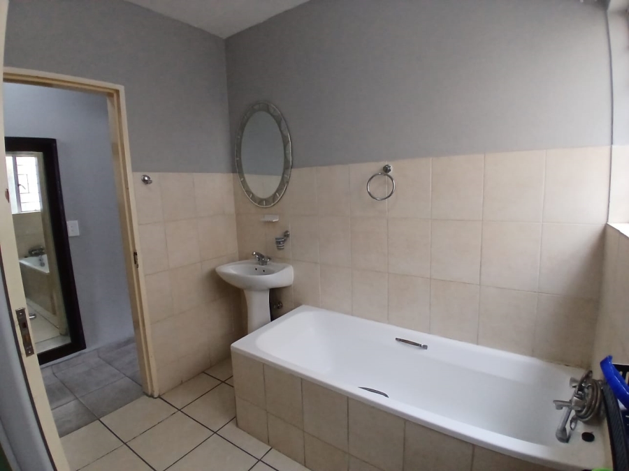2 Bedroom Property for Sale in Parkrand Gauteng