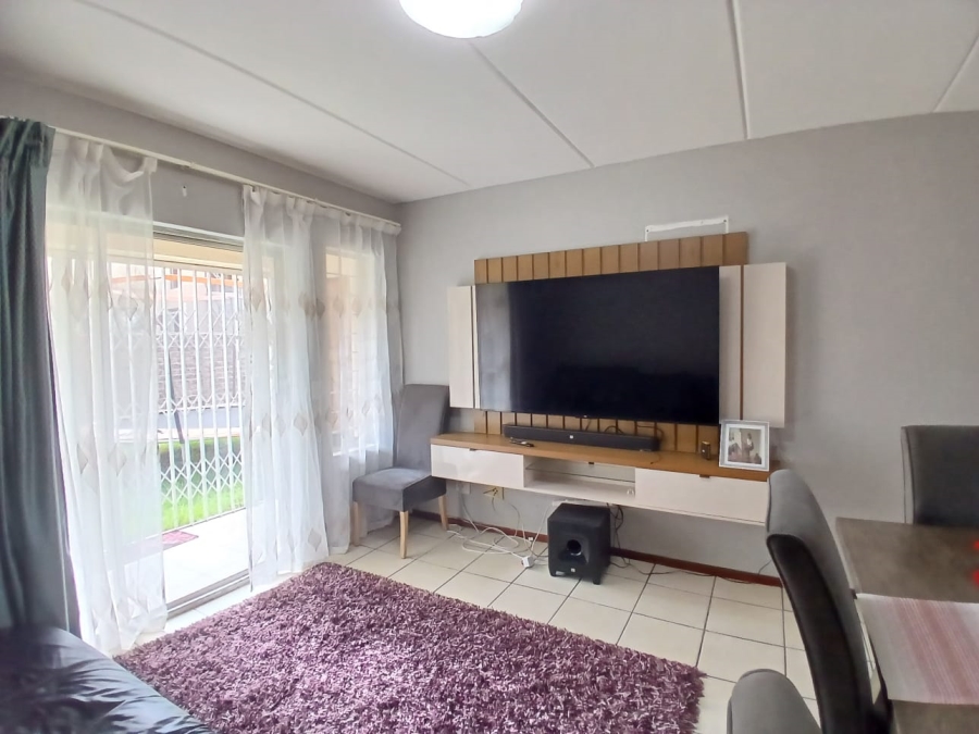 2 Bedroom Property for Sale in Parkrand Gauteng