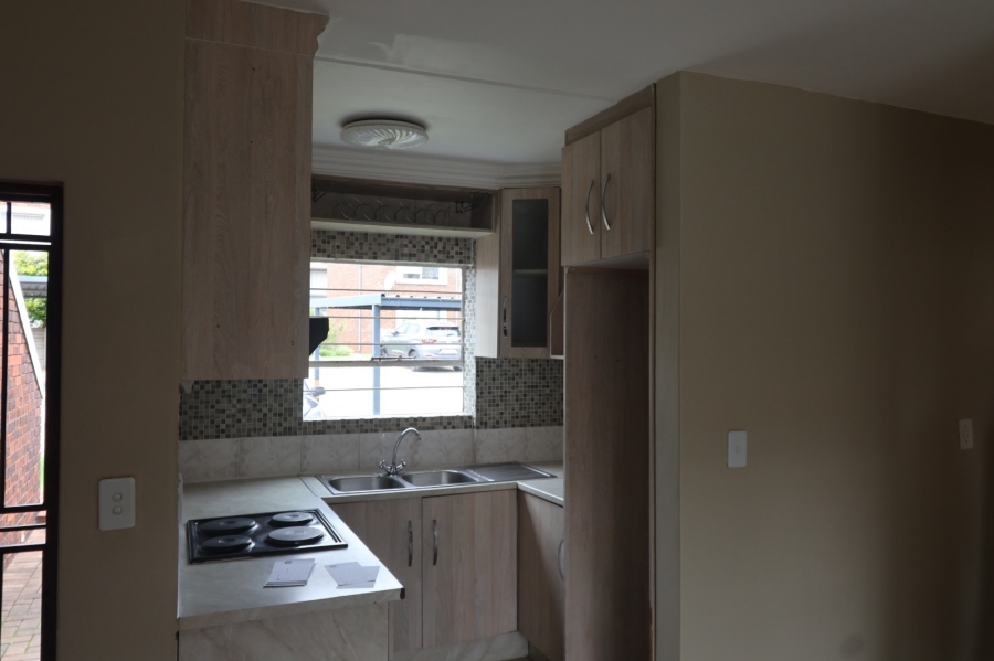 2 Bedroom Property for Sale in Glen Marais Gauteng