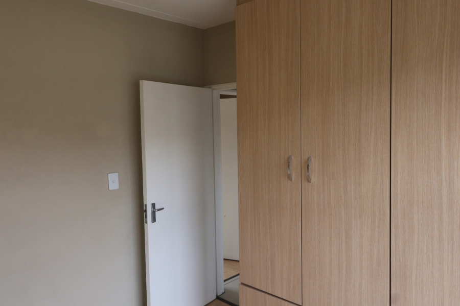 2 Bedroom Property for Sale in Glen Marais Gauteng