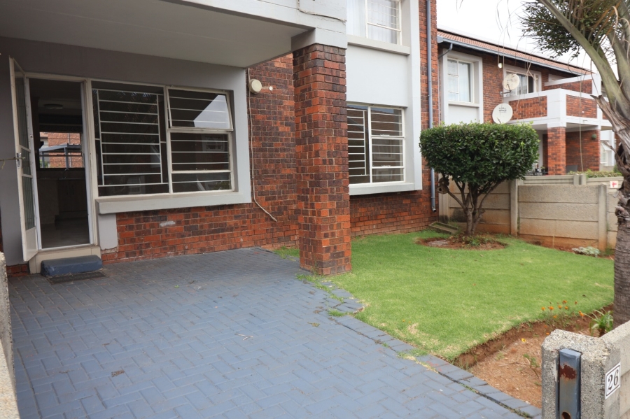 2 Bedroom Property for Sale in Glen Marais Gauteng