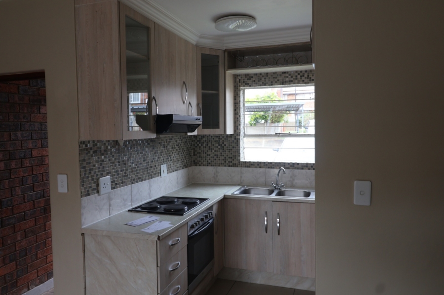 2 Bedroom Property for Sale in Glen Marais Gauteng