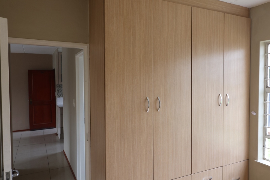 2 Bedroom Property for Sale in Glen Marais Gauteng