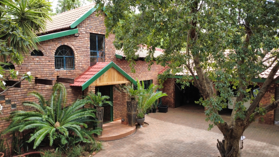 6 Bedroom Property for Sale in Heatherdale AH Gauteng