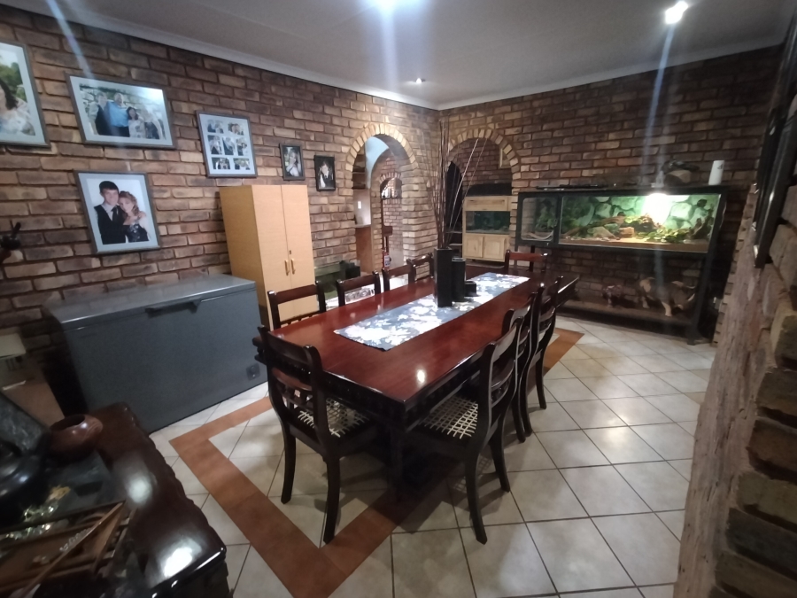 6 Bedroom Property for Sale in Heatherdale AH Gauteng