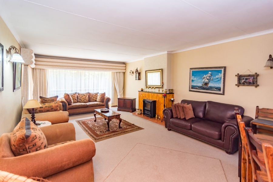 3 Bedroom Property for Sale in Kloofendal Gauteng