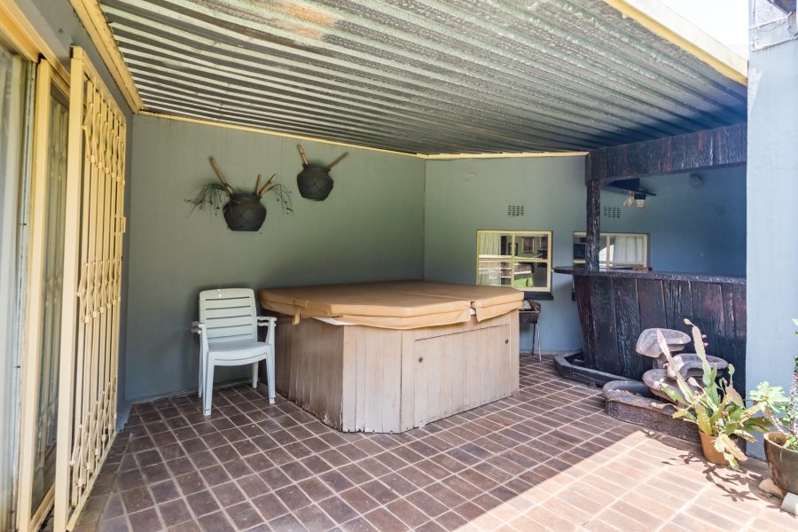 3 Bedroom Property for Sale in Kloofendal Gauteng