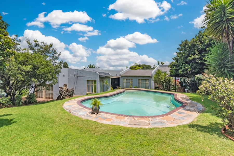 3 Bedroom Property for Sale in Kloofendal Gauteng