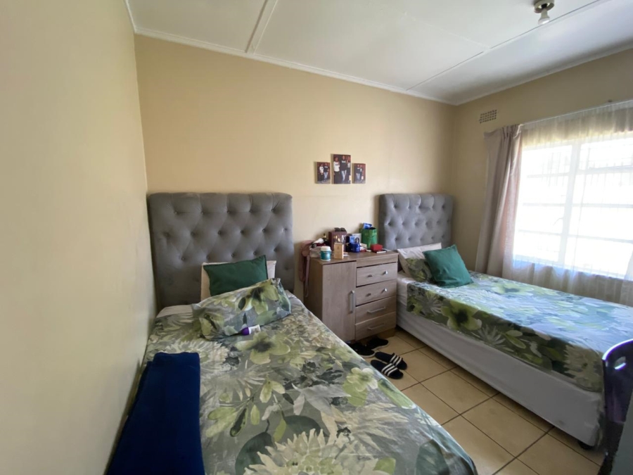 2 Bedroom Property for Sale in Vanderbijlpark CW 5 Gauteng