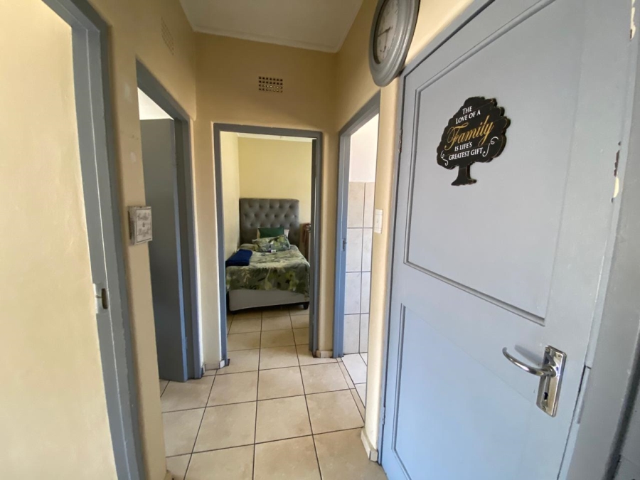 2 Bedroom Property for Sale in Vanderbijlpark CW 5 Gauteng