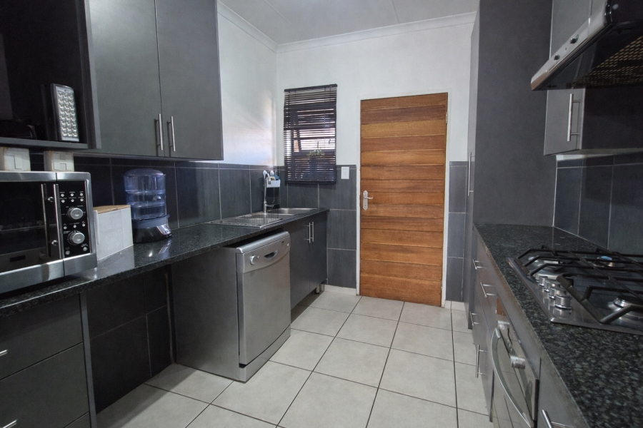 3 Bedroom Property for Sale in Ravenswood Gauteng