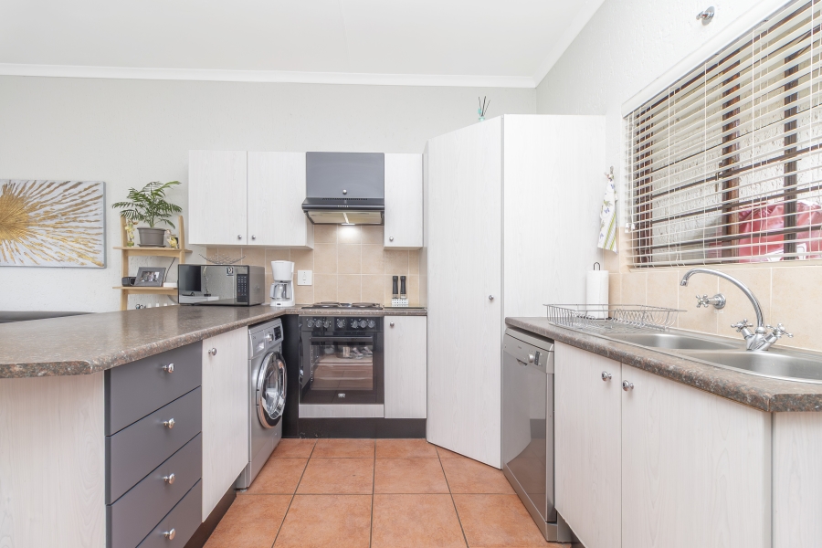 1 Bedroom Property for Sale in Paulshof Gauteng