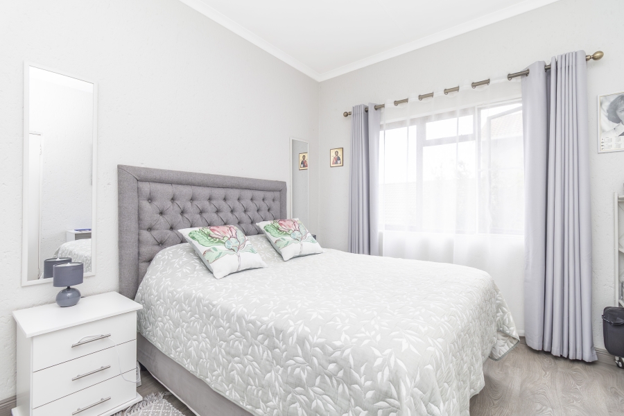 1 Bedroom Property for Sale in Paulshof Gauteng