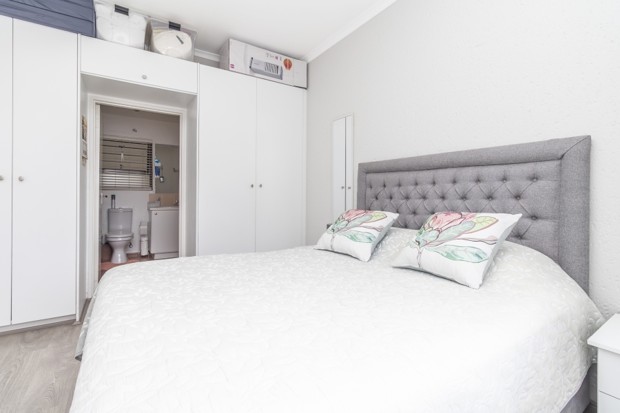 1 Bedroom Property for Sale in Paulshof Gauteng