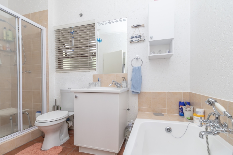 1 Bedroom Property for Sale in Paulshof Gauteng