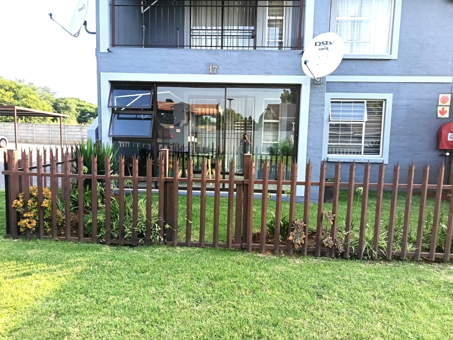 2 Bedroom Property for Sale in Denneoord Gauteng