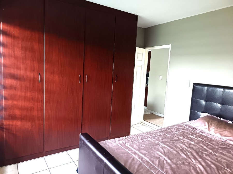 2 Bedroom Property for Sale in Denneoord Gauteng