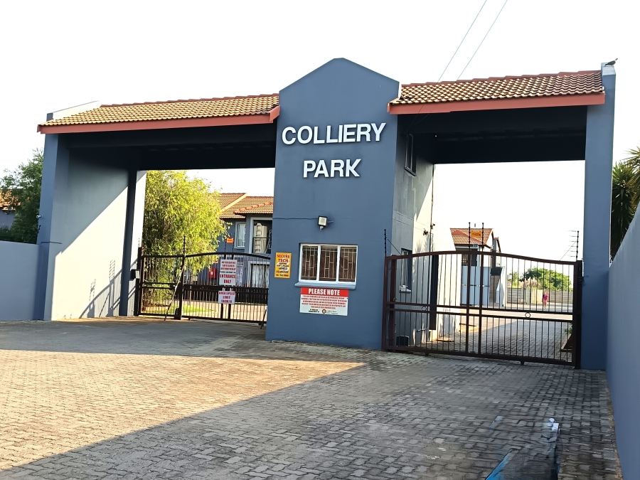 2 Bedroom Property for Sale in Denneoord Gauteng