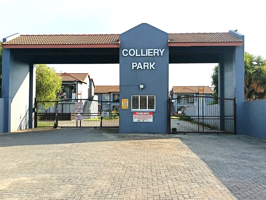 2 Bedroom Property for Sale in Denneoord Gauteng