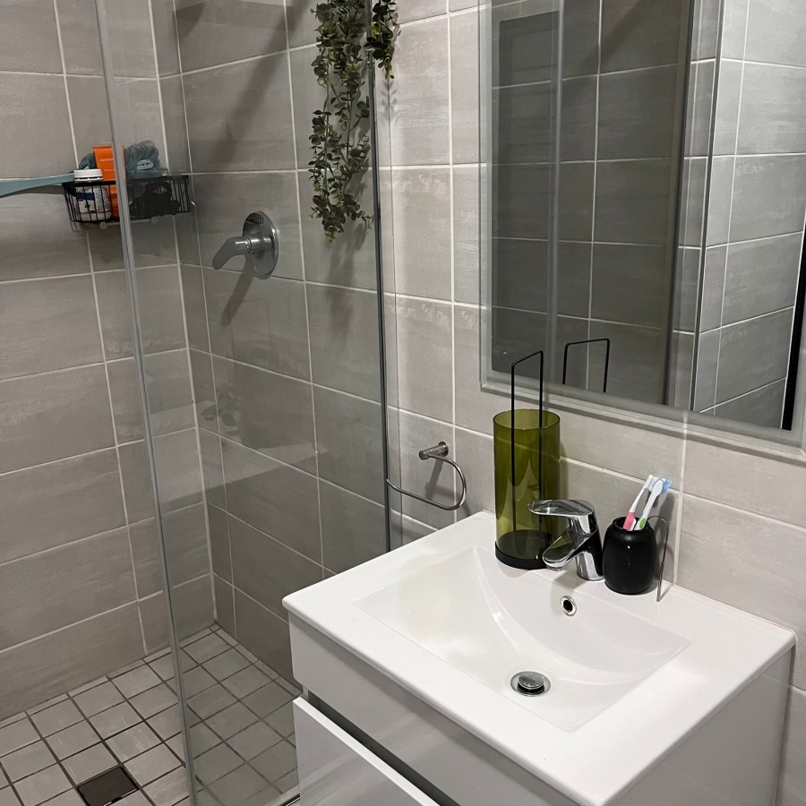 To Let 2 Bedroom Property for Rent in Waterfall Gauteng