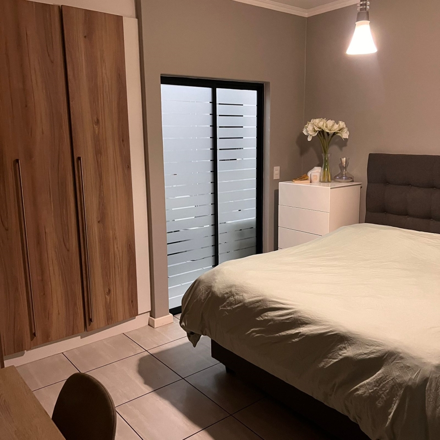 To Let 2 Bedroom Property for Rent in Waterfall Gauteng