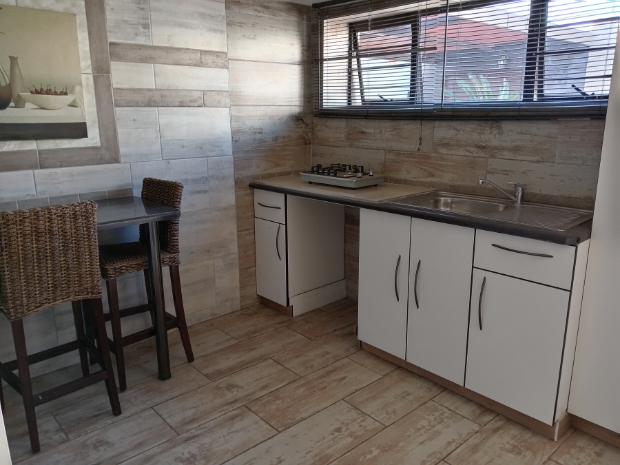 To Let 1 Bedroom Property for Rent in South Crest Gauteng