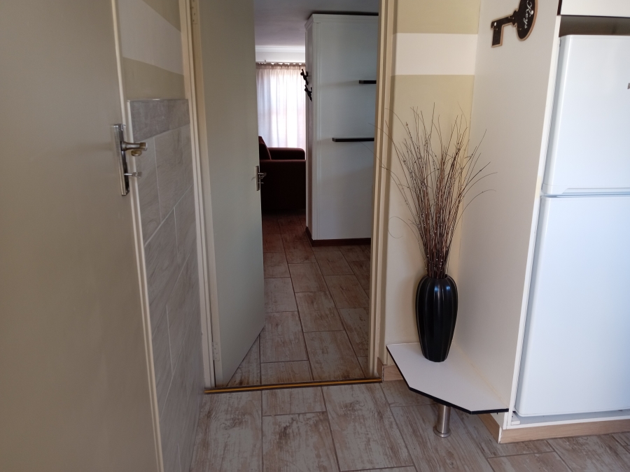 To Let 1 Bedroom Property for Rent in South Crest Gauteng