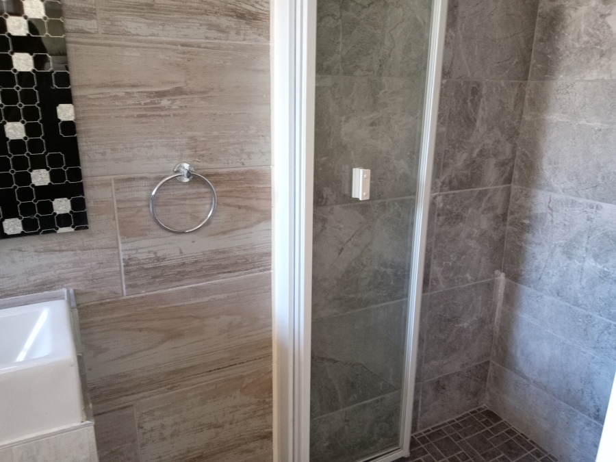 To Let 1 Bedroom Property for Rent in South Crest Gauteng