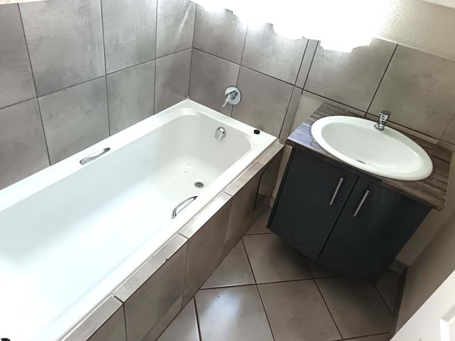 2 Bedroom Property for Sale in Brenthurst Gauteng