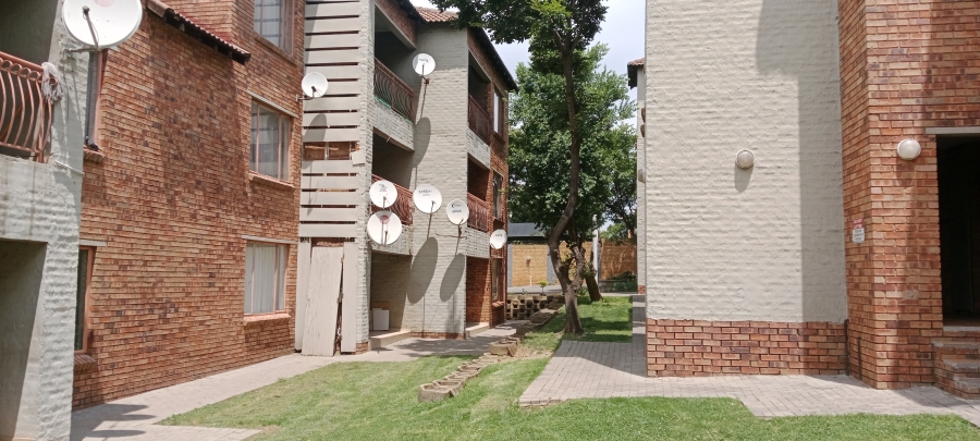 3 Bedroom Property for Sale in Birchleigh Gauteng