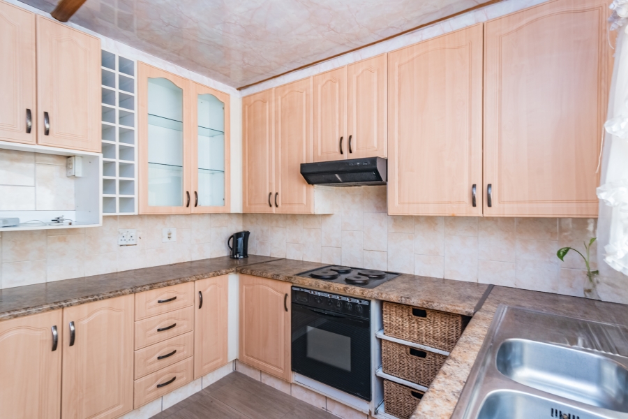 2 Bedroom Property for Sale in Protea North Gauteng