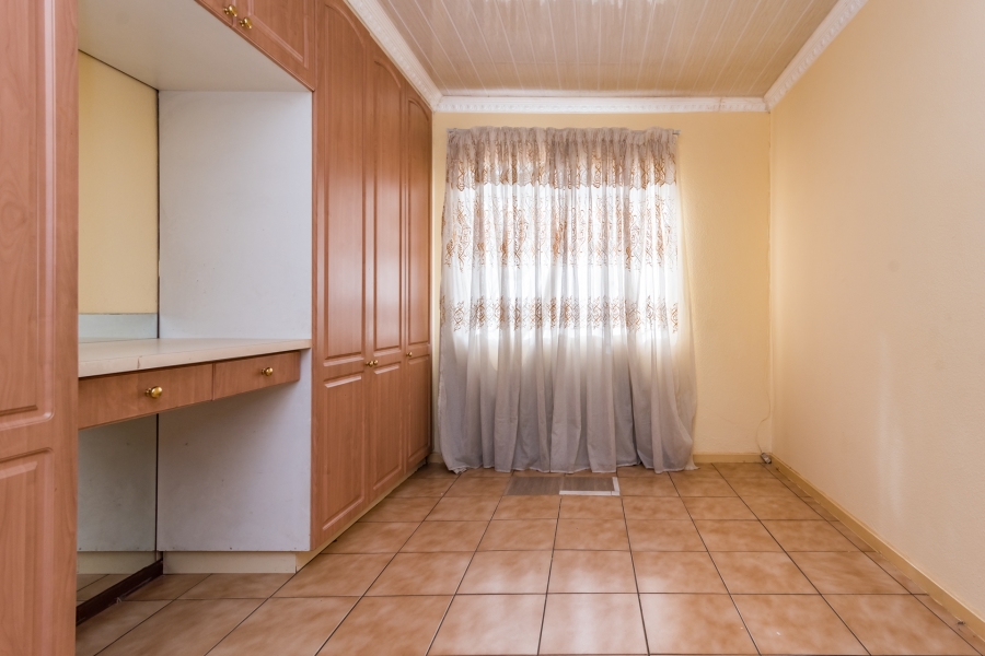 2 Bedroom Property for Sale in Protea North Gauteng