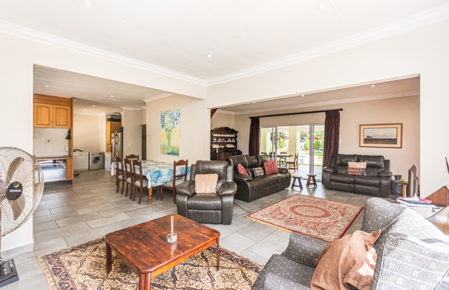 6 Bedroom Property for Sale in Lyttelton Manor Gauteng