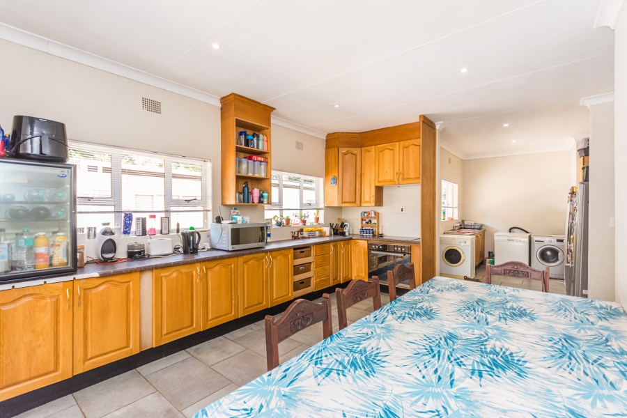 6 Bedroom Property for Sale in Lyttelton Manor Gauteng