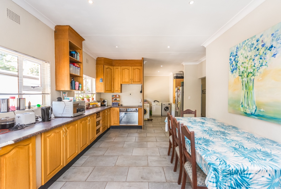 6 Bedroom Property for Sale in Lyttelton Manor Gauteng