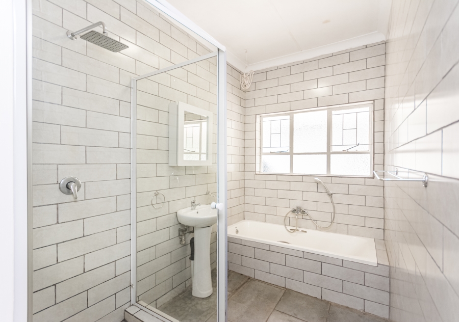 6 Bedroom Property for Sale in Lyttelton Manor Gauteng