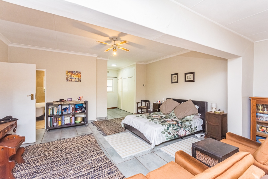 6 Bedroom Property for Sale in Lyttelton Manor Gauteng