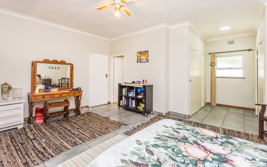 6 Bedroom Property for Sale in Lyttelton Manor Gauteng