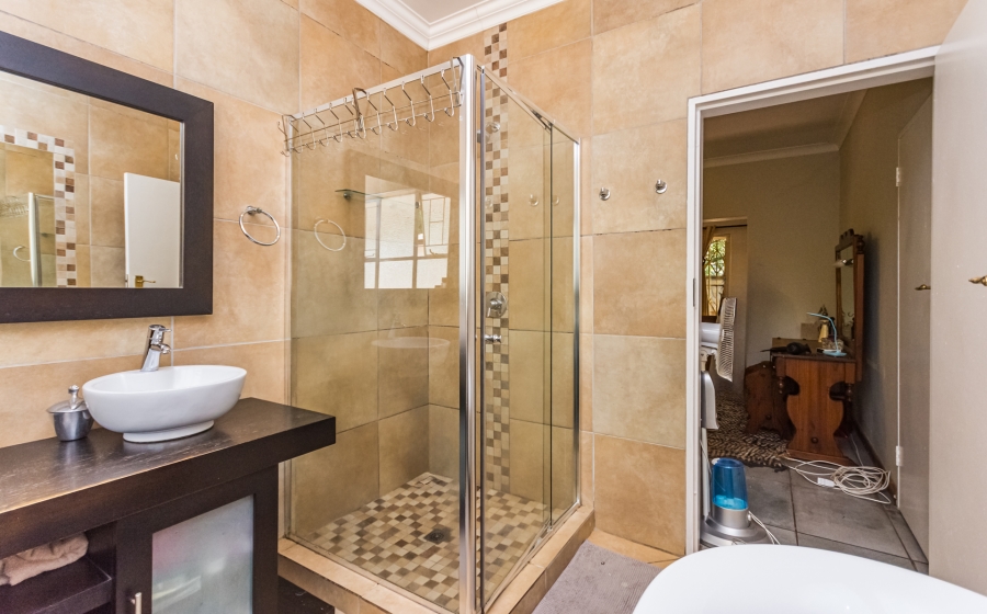 6 Bedroom Property for Sale in Lyttelton Manor Gauteng