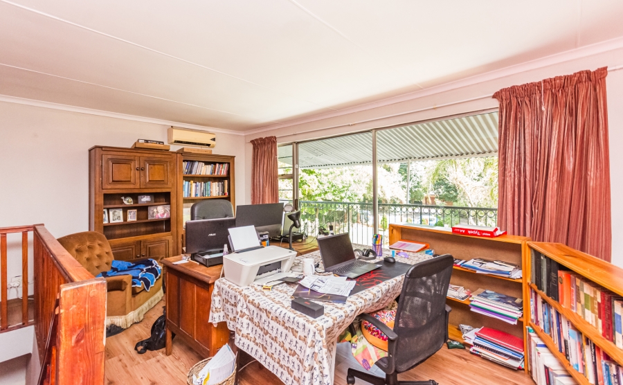 6 Bedroom Property for Sale in Lyttelton Manor Gauteng