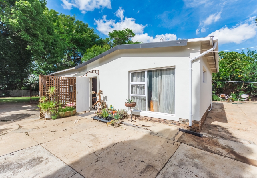 6 Bedroom Property for Sale in Lyttelton Manor Gauteng