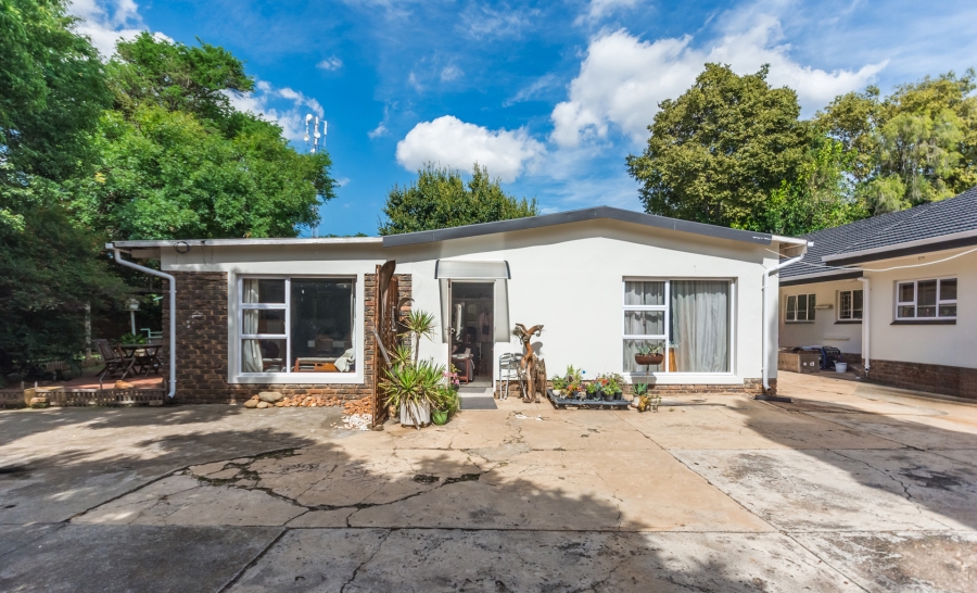 6 Bedroom Property for Sale in Lyttelton Manor Gauteng