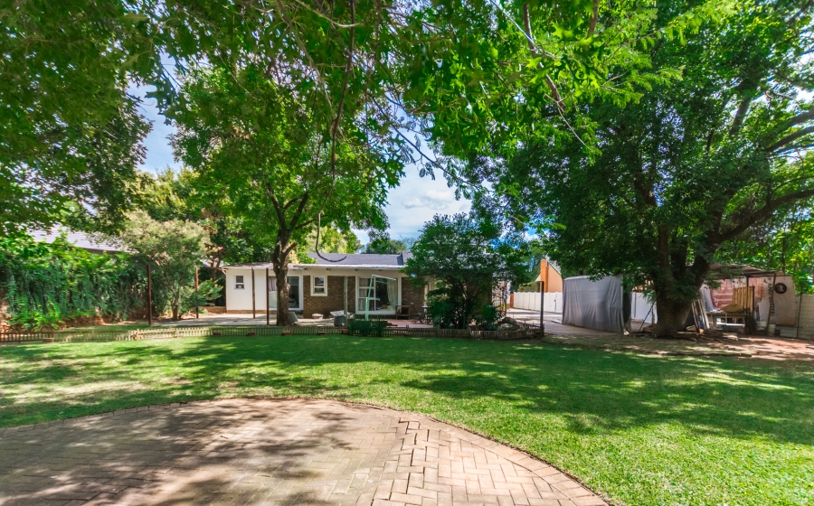 6 Bedroom Property for Sale in Lyttelton Manor Gauteng