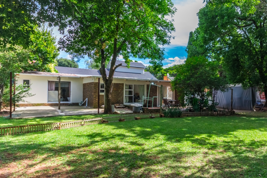 6 Bedroom Property for Sale in Lyttelton Manor Gauteng