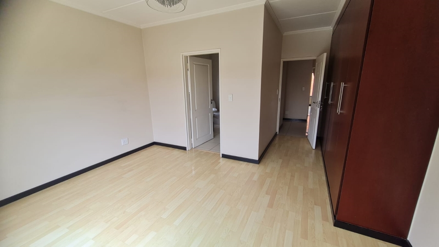 To Let 3 Bedroom Property for Rent in Bedfordview Gauteng